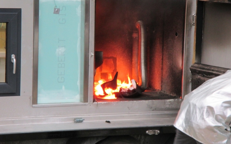 Demonstration: die Reste des Feuers in der Wohnung